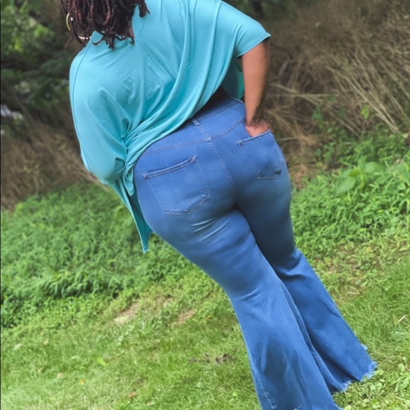 Plus size bell bottom jeans - Picture 5 of 7